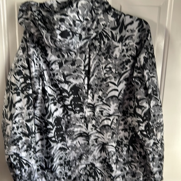 Columbia Ladies Small wind breaker/rain jacket Floral - Picture 6 of 8